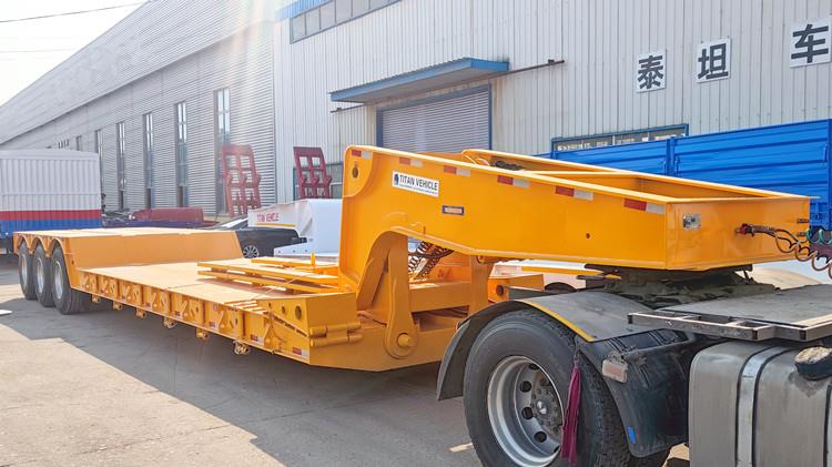 Hydraulic Gooseneck Lowboy Trailer for Sale in Saudi Arabia KSA