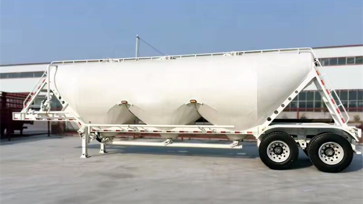 30cbm Dry Bulk Pneumatic Tank Trailer for Sale in Saudi Arabia