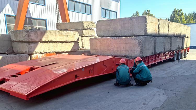 Folding Gooseneck Lowboy Trailer for Sale in Saudi Arabia