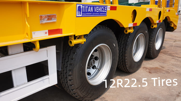 Tri Axle Truck Low Loader Trailer for Sale in Saudi Arabia