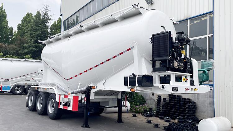 Pneumatic Cement Tanker Silo Semi Trailer in Saudi Arabia